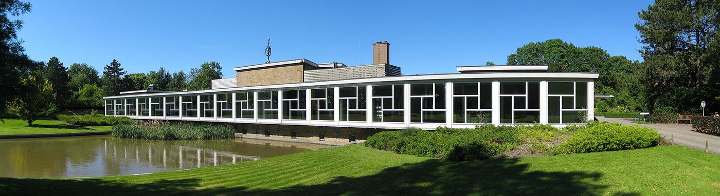 Crematorium Groningen with its garden and pond, 4 June 2011
